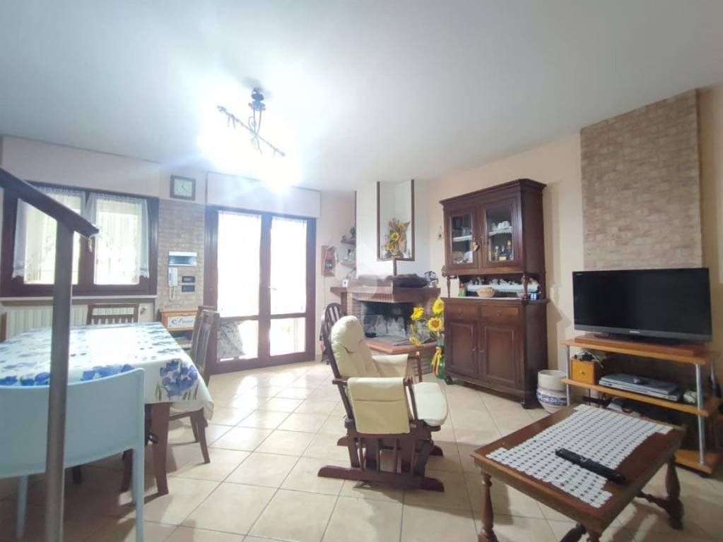 casa indipendente in vendita a Foggia in zona Macchia Gialla