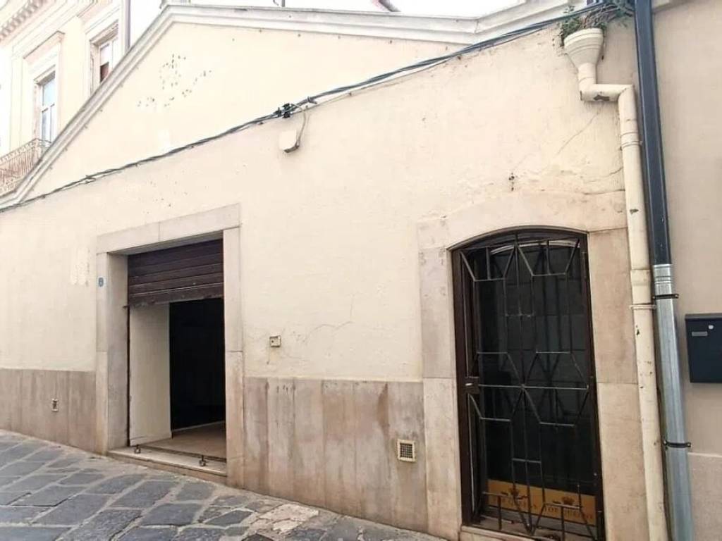 negozio in vendita a Foggia