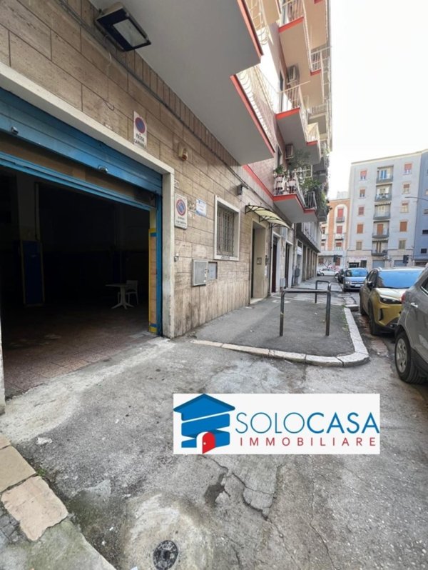 locale commerciale in vendita a Foggia in zona Centro Città