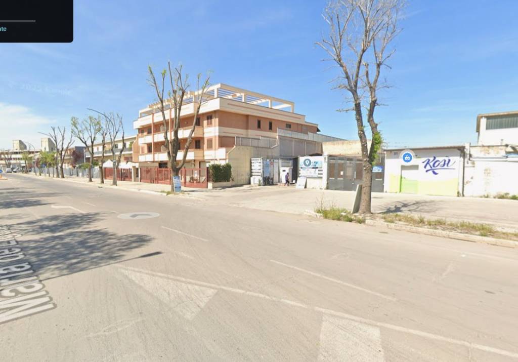locale commerciale in vendita a Foggia in zona Candelaro