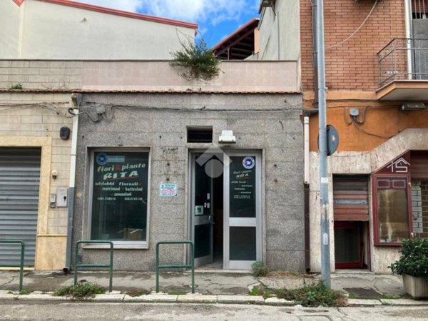 negozio in vendita a Foggia in zona Centro Città