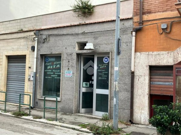 negozio in vendita a Foggia in zona Centro Città