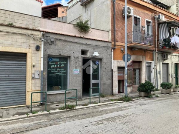 negozio in vendita a Foggia in zona Centro Città