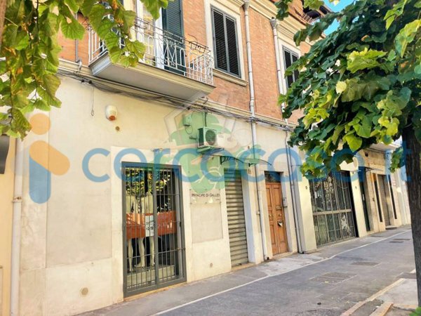 locale commerciale in vendita a Foggia in zona Centro Città