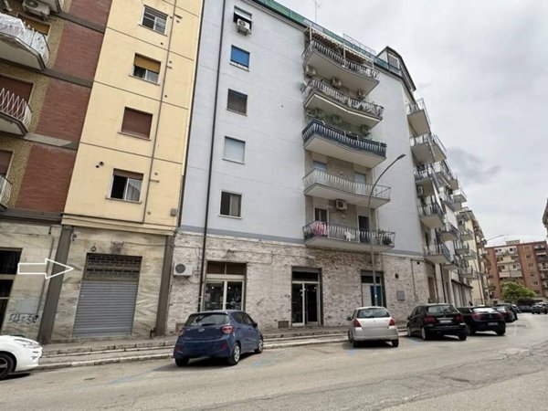 negozio in vendita a Foggia in zona Immacolata / San Pio X