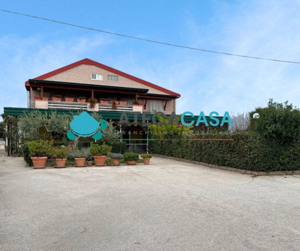 casa indipendente in vendita a Foggia in zona Arpinova