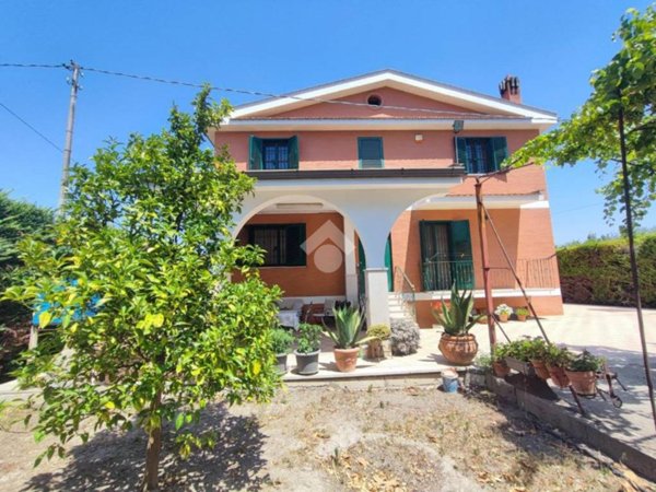 casa indipendente in vendita a Foggia in zona Macchia Gialla