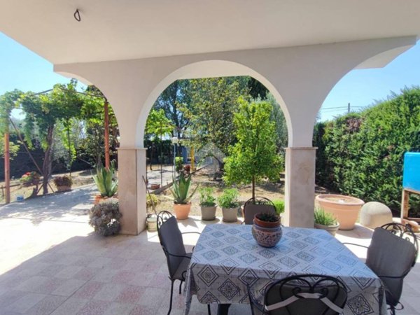 casa indipendente in vendita a Foggia in zona Macchia Gialla