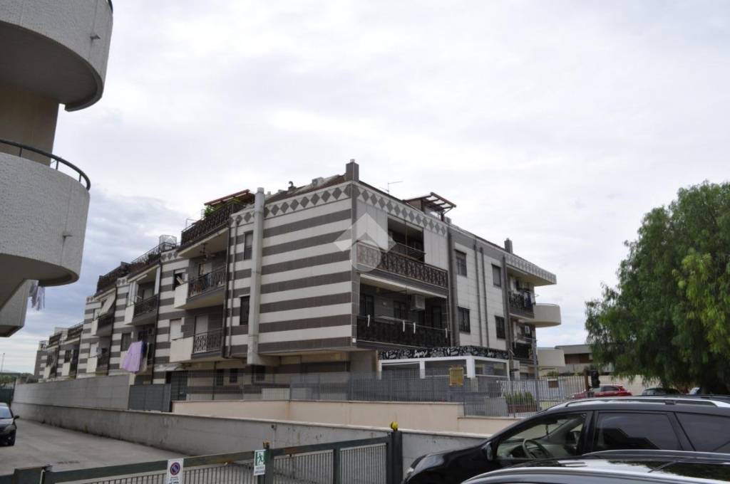 locale commerciale in vendita a Foggia in zona Villaggio Artigiani