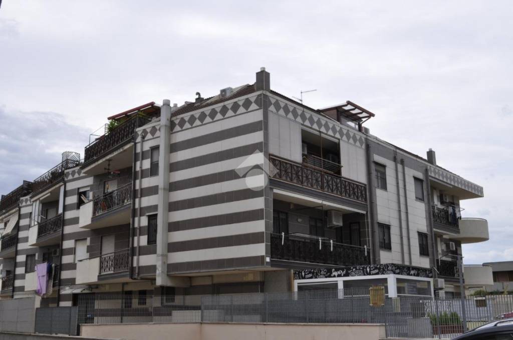 locale commerciale in vendita a Foggia in zona Villaggio Artigiani