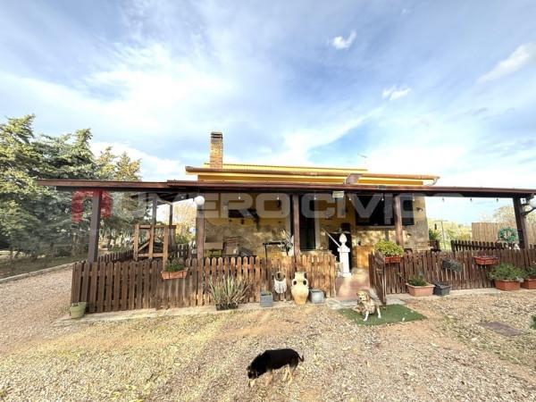 casa indipendente in vendita a Foggia in zona Camporeale