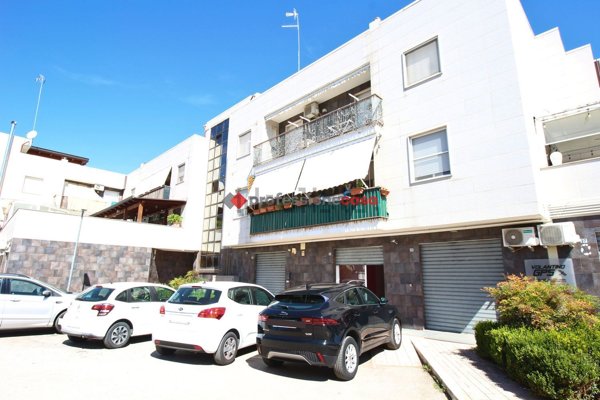 locale commerciale in vendita a Foggia in zona Villaggio Artigiani