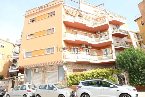 locale commerciale in vendita a Foggia in zona Centro Città