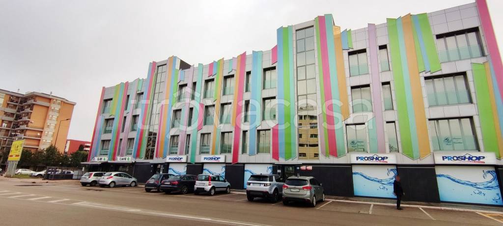 ufficio in vendita a Foggia in zona Camporeale