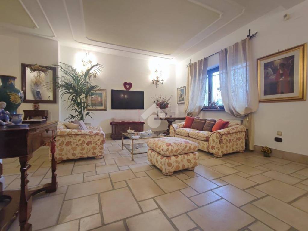 casa indipendente in vendita a Foggia in zona Macchia Gialla