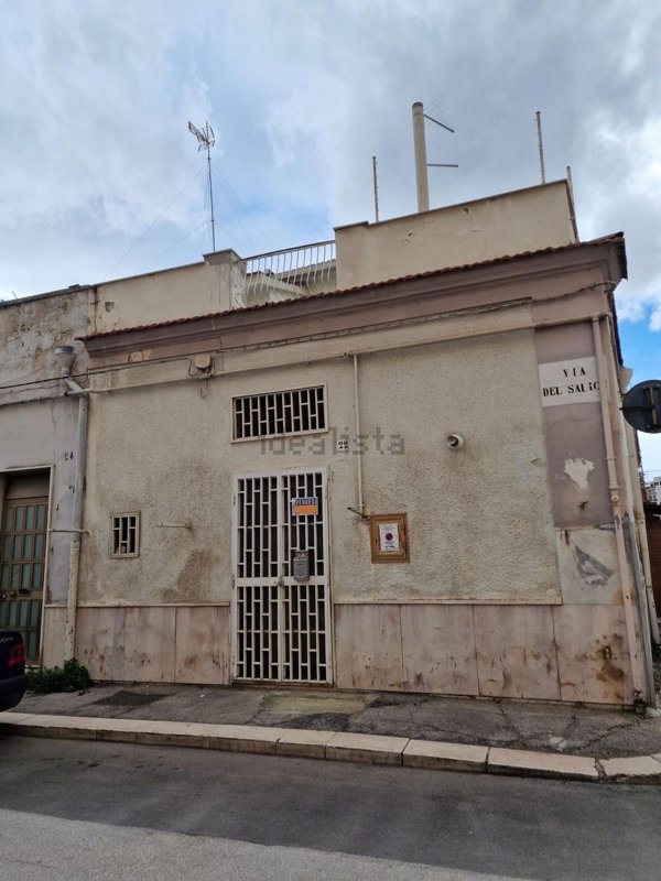 casa indipendente in vendita a Foggia in zona Centro Città