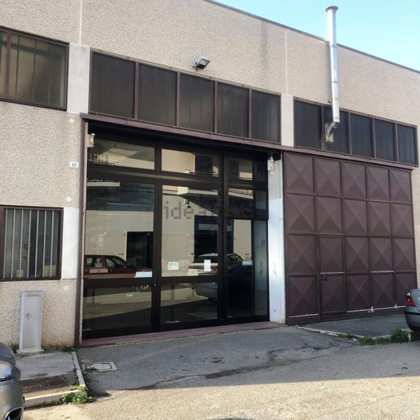 capannone in vendita a Foggia in zona Fiera