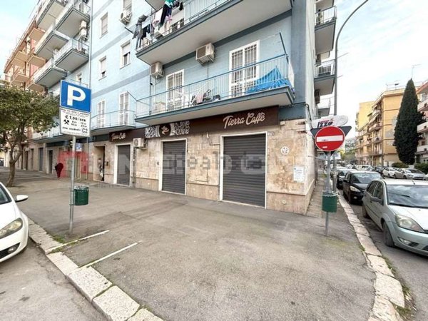 locale commerciale in vendita a Foggia in zona Immacolata / San Pio X