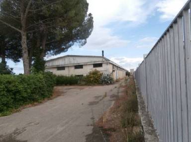 negozio in vendita a Foggia in zona San Ciro