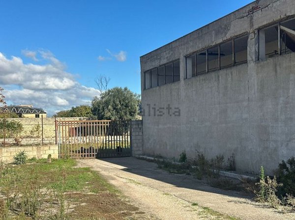 terreno edificabile in vendita a Foggia in zona Villaggio Artigiani