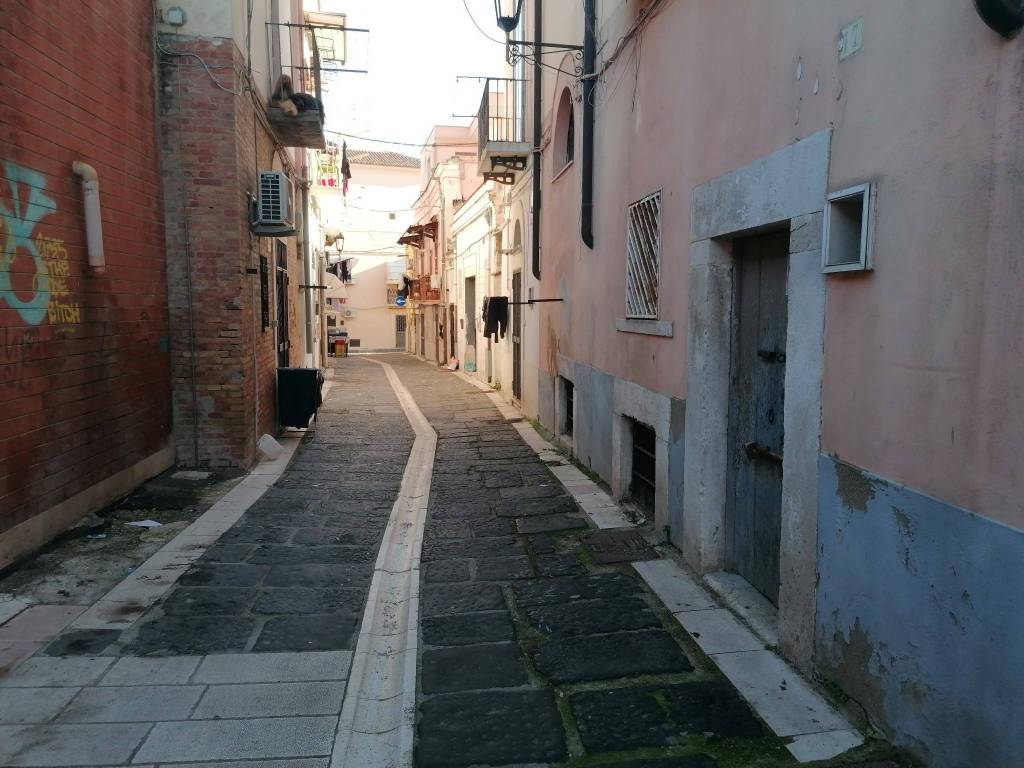 locale commerciale in vendita a Foggia in zona Centro Città