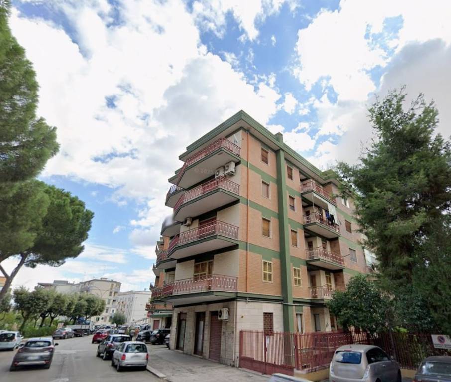 negozio in vendita a Foggia in zona Camporeale