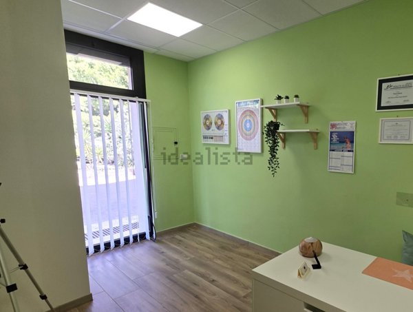 locale commerciale in vendita a Foggia in zona San Ciro