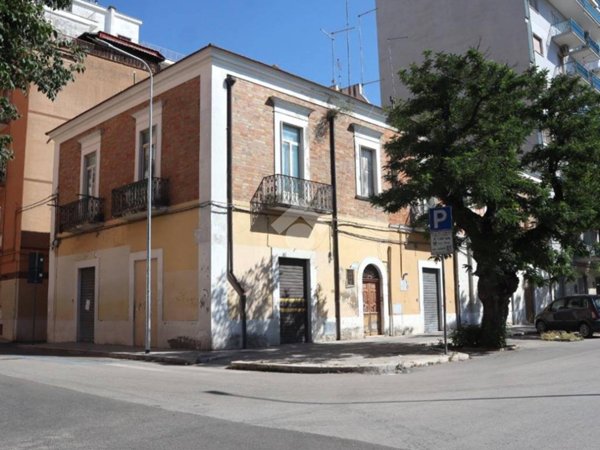 casa indipendente in vendita a Foggia in zona Centro Città