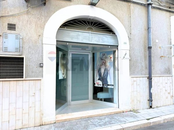 negozio in vendita a Foggia in zona Immacolata / San Pio X