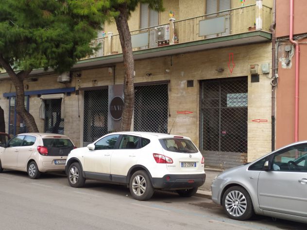 locale commerciale in vendita a Foggia in zona Centro Città