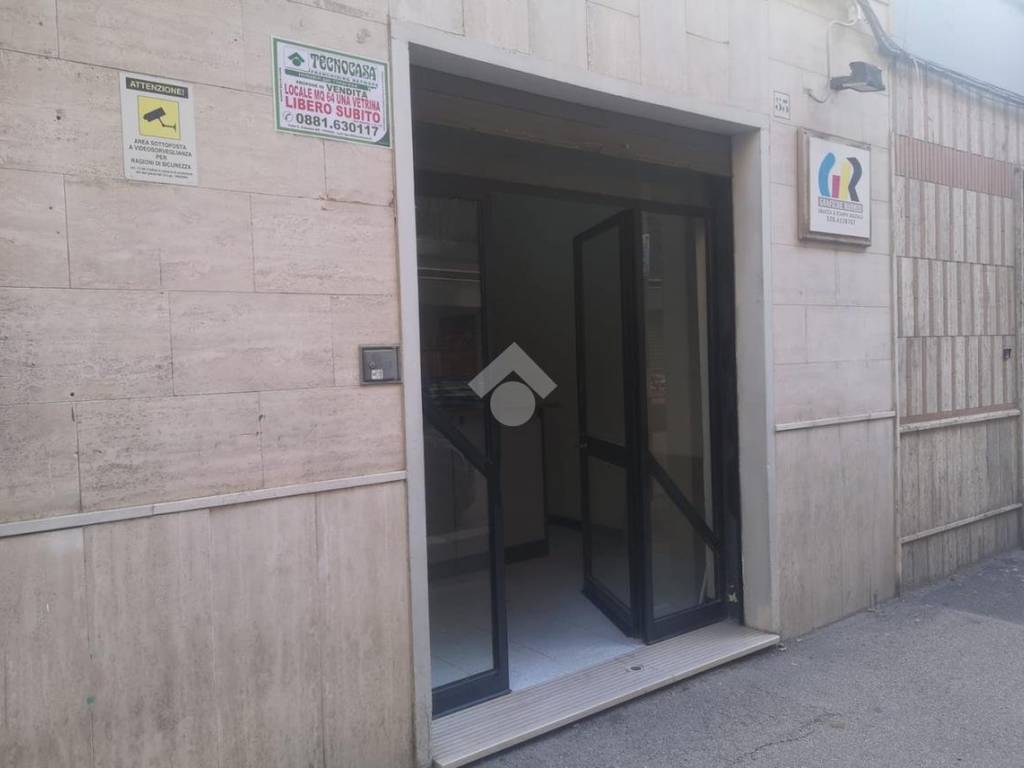 negozio in vendita a Foggia in zona Immacolata / San Pio X