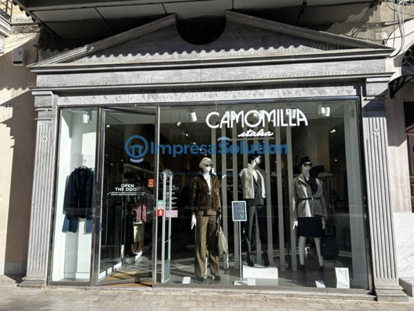 locale commerciale in vendita a Foggia in zona Centro Città