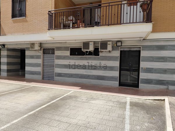 locale commerciale in vendita a Foggia in zona Macchia Gialla