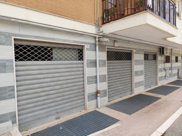 negozio in vendita a Foggia in zona Macchia Gialla
