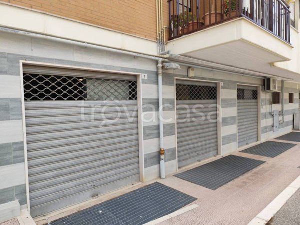 negozio in vendita a Foggia in zona Macchia Gialla