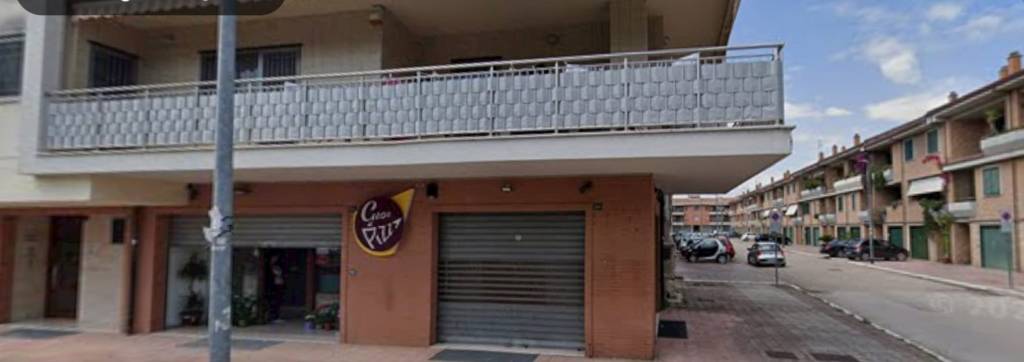 negozio in vendita a Foggia in zona Macchia Gialla