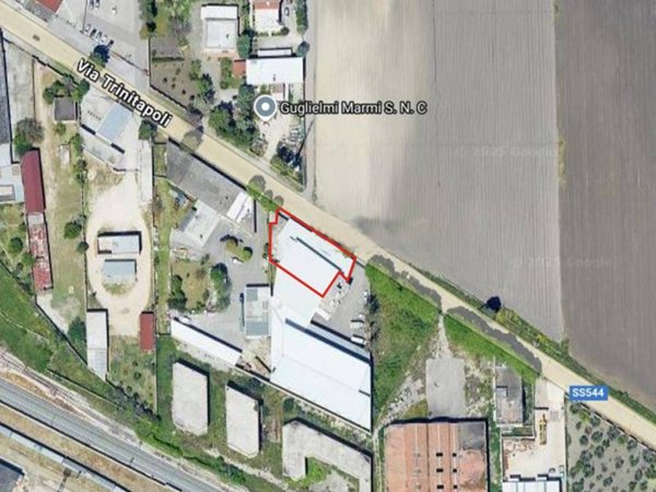 locale commerciale in vendita a Foggia in zona Fiera