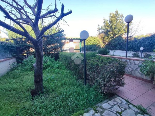 casa indipendente in vendita a Foggia in zona Macchia Gialla