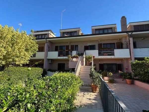 casa indipendente in vendita a Foggia in zona Macchia Gialla