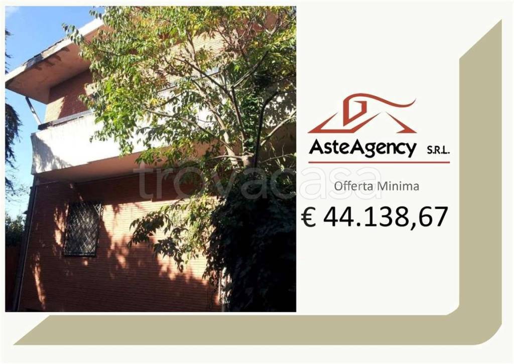 casa indipendente in vendita a Foggia in zona Candelaro