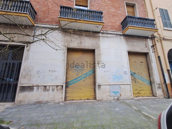 locale commerciale in vendita a Foggia