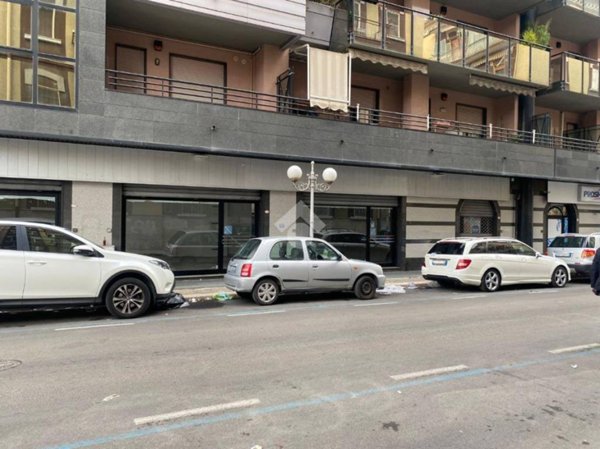 negozio in vendita a Foggia in zona Centro Città