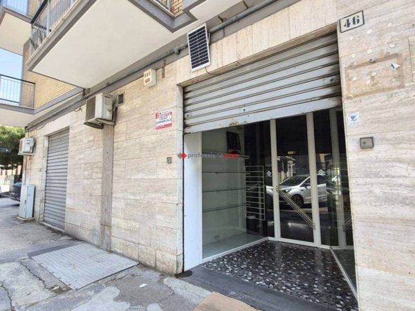 negozio in vendita a Foggia in zona Stadio
