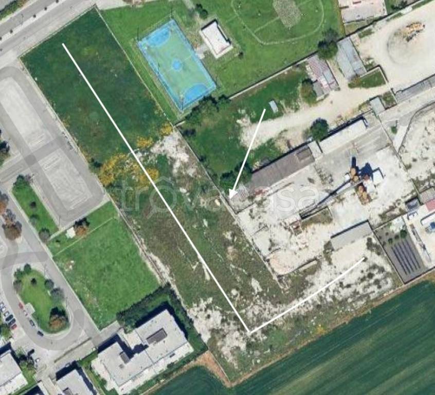 terreno agricolo in vendita a Foggia in zona Candelaro