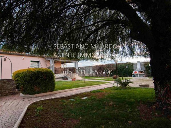 casa indipendente in vendita a Foggia in zona Fiera