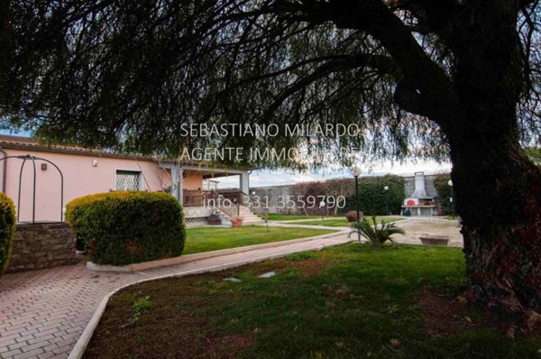 casa indipendente in vendita a Foggia in zona Fiera