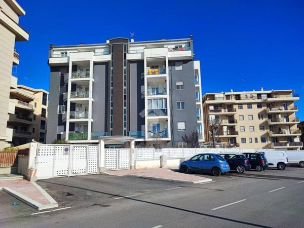 appartamento in vendita a Foggia in zona Macchia Gialla