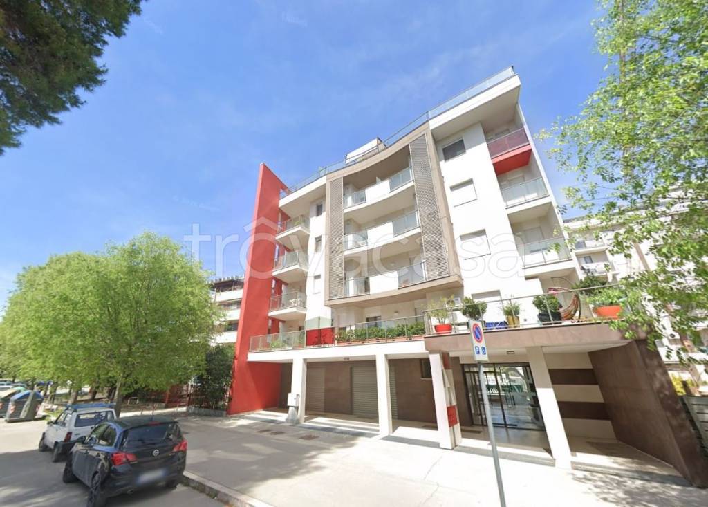 appartamento in vendita a Foggia in zona Candelaro