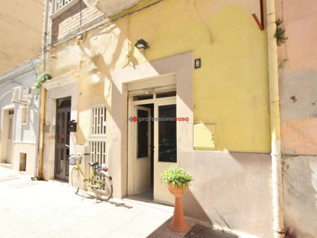 negozio in vendita a Foggia in zona Centro Città
