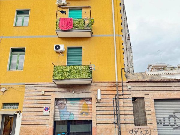 negozio in vendita a Foggia in zona Candelaro